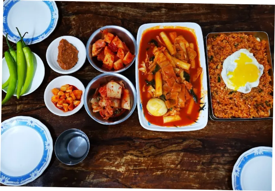 까치분식 — food